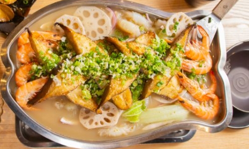 重庆水煮肉片：一道麻辣鲜香的川菜经典