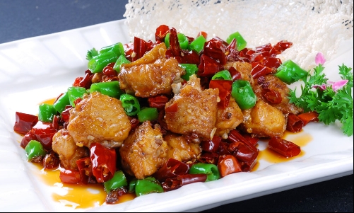 重庆水煮肉片：一道麻辣鲜香的川菜经典